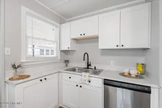 1510 Edgerton Street, Goldsboro, NC 27530 – photo 7: 07-1510 Edgerton St-17