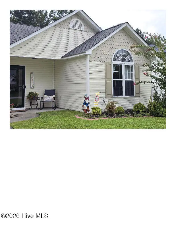 4003 Elizabeth Avenue, New Bern, NC 28562 – photo 1 of 9: House