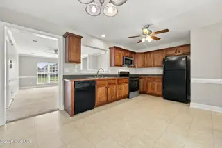 4008 Lucerne Court B, Winterville, NC 28590 – photo 9: 27-web-or-mls-IMG_0023_edit