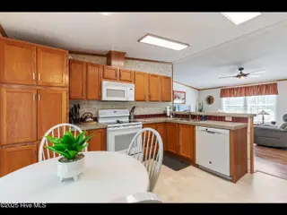 6883 Eastbrook Avenue SW, Ocean Isle Beach, NC 28469 — 2-bedroom manufactured home in Pine Acres, Ocean Isle Beach, NC, photo 20 of 25: mls-DSC01078