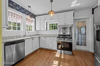 411 George Street, New Bern, NC 28560 – photo 12: Sunny Kitchen Space