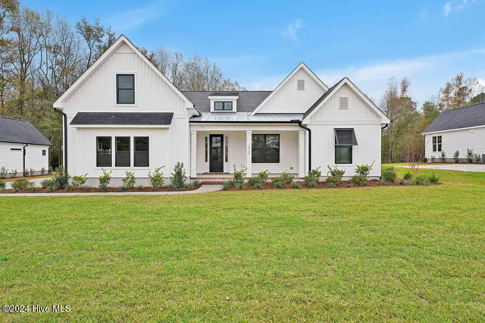11059 Ashton Road, Burgaw, NC 28425 – photo 1 of 30: 10909AshtonRoad-1 (1)