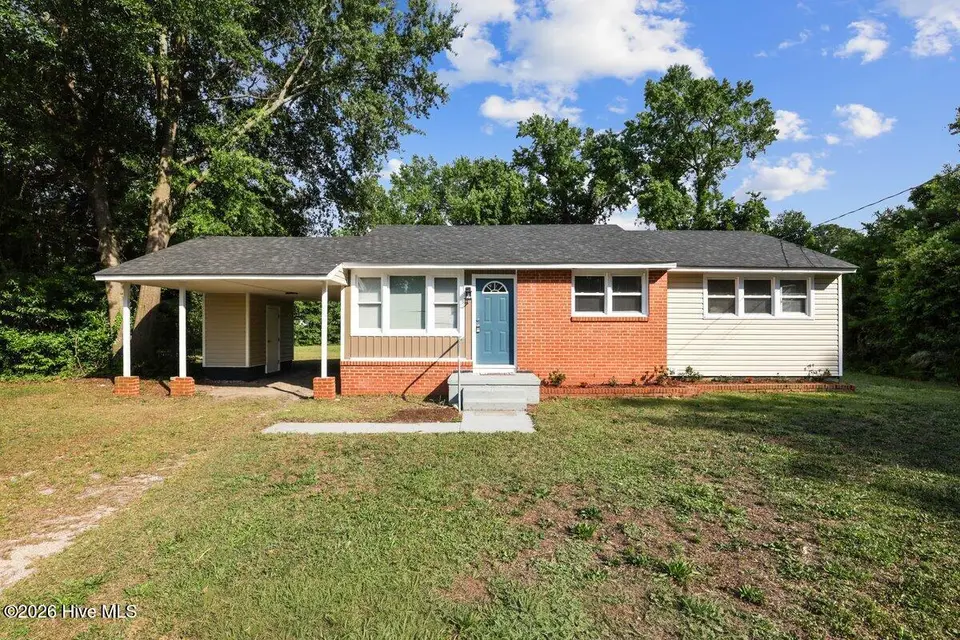 218 Banks Court, Goldsboro, NC 27534 – photo 1 of 31: 218 Banks Ave - Exteriors-1