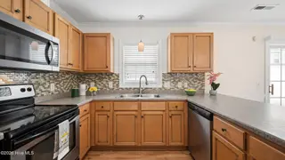 112 Chandler Drive E, Greenville, NC 27834 – photo 7: Kitchen 2