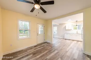 622 Walnut Drive, Jacksonville, NC 28540 – photo 8: Living room