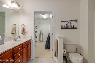 8855 Radcliff Drive NW Unit 43c, Calabash, NC 28467 — 3-bedroom condo in Brunswick Plantation, Calabash, NC, photo 17 of 35: Master Bath