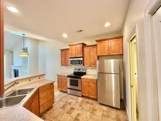 1324 Suncrest Way, Leland, NC 28451 — 2-bedroom townhome in Magnolia Greens, Leland, NC, photo 3 of 23