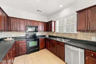 1204 Brighton Drive, Winterville, NC 28590 – photo 18: 17-web-or-mls-BLS_0035