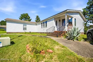 146 Ryder Cup Boulevard, Pinebluff, NC 28373 — 3-bedroom manufactured home in Oakwood Hill, Pinebluff, NC, photo 3 of 43