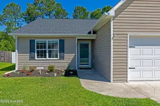 154 Crooked Run Drive, New Bern, NC 28560 – photo 10: 20260604-Rock I (3573 of 1)