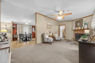 1221 Arvida Spur Road, Rocky Point, NC 28457 – photo 8: 11_living room