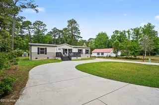 335 Ridgewood Drive NW, Calabash, NC 28467 — 3-bedroom manufactured home in Ocean Forest, Calabash, NC, photo 10 of 39