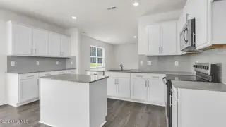 719 Lazy Elm Lane, Aberdeen, NC 28315 – photo 11: Kitchen