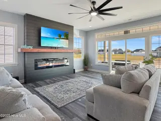 333 Staysail Drive, Elizabeth City, NC 27909 – photo 13: Living Room 3 (1)