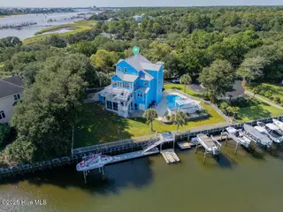 227 Gazebo Court, Wilmington, NC 28409 — 6-bedroom home in Inlet Point Harbor, Wilmington, NC, photo 2 of 67: Aerial