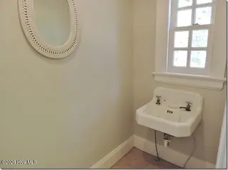 131 Ripley Road NW, Wilson, NC 27893 — 4-bedroom home in Recreation Park, Wilson, NC, photo 21 of 53: 20 Half Bath