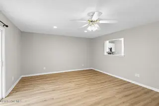 4240 Williamsbrook Lane B, Greenville, NC 27858 – photo 12: Living room