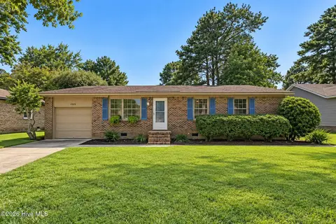1909 Cedar Point Circle, Elizabeth City