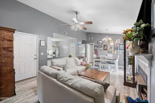 108 Gladiola Drive, New Bern, NC 28562 – photo 9: 24-web-or-mls-DSC_5914_edit
