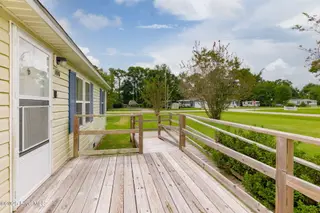 100 Lindsey Court, Beaufort, NC 28516 — 3-bedroom manufactured home in Green Meadows, Beaufort, NC, photo 6 of 38: Front Deck