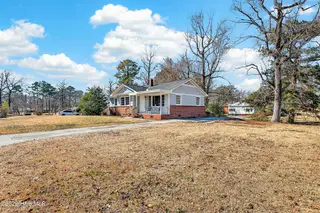209 Cardinal Road, Jacksonville, NC 28546 – photo 3: Side of House