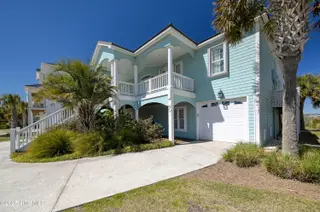 40 Sailview Drive, North Topsail Beach, NC 28460 – photo 5: Side of Home