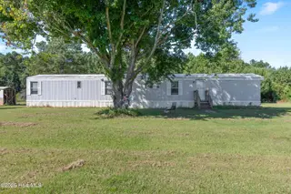 712 Longwood Road NW, Ocean Isle Beach, NC 28469 — 3-bedroom manufactured home, Ocean Isle Beach, NC, photo 10 of 33: 712LongwoodRdNW - 2