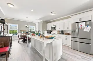 1800 Bay Street 206, Morehead City, NC 28557 – photo 23: 48-web-or-mls-1800-Bay-St-206 - 061_edit