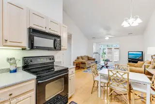5052 Wyncie Wynd, Southport, NC 28461 — 2-bedroom townhome in South Harbour Village, Southport, NC, photo 14 of 44: 5052 Wyncie Wynd-17