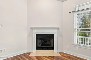 3235 Austin Avenue, New Bern, NC 28562 – photo 10: Gas Logs