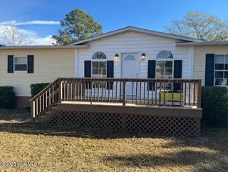229 Pineview Road, Richlands, NC 28574 — 3-bedroom manufactured home in Lakeview Estates, Richlands, NC, photo 2 of 19: thumbnail_IMG_3608