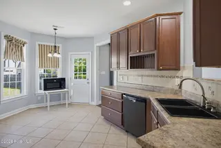 300 Walkens Woods Lane, Jacksonville, NC 28546 — 3-bedroom home in Carolina Forest, Jacksonville, NC, photo 11 of 25: 14-web-or-mls-300 Walkens Woods Ln-14