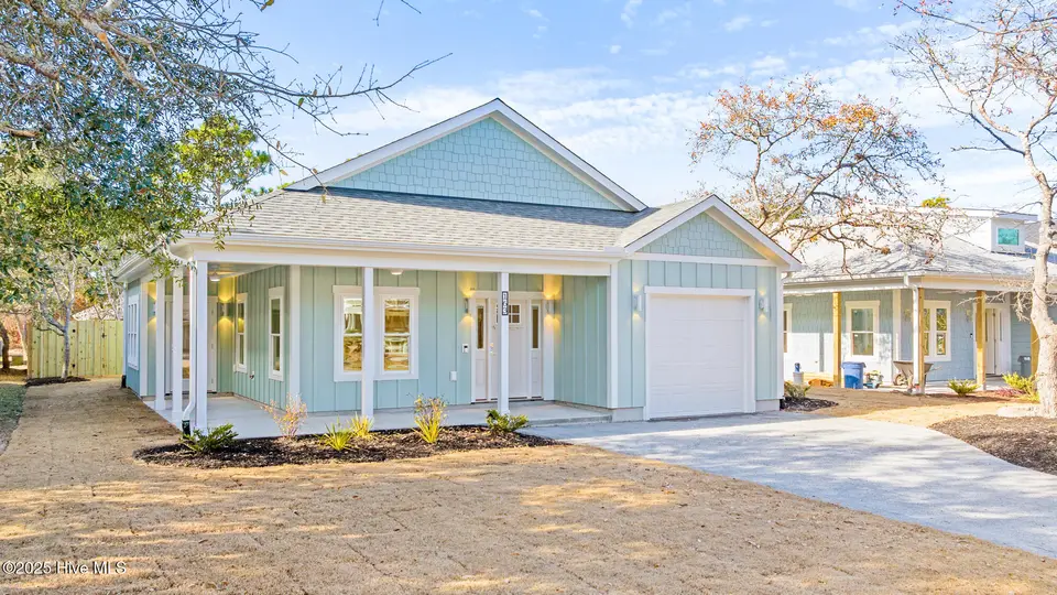163 NW 4th Street, Oak Island, NC 28465 – photo 1 of 75: 163 NW 4th Street-38