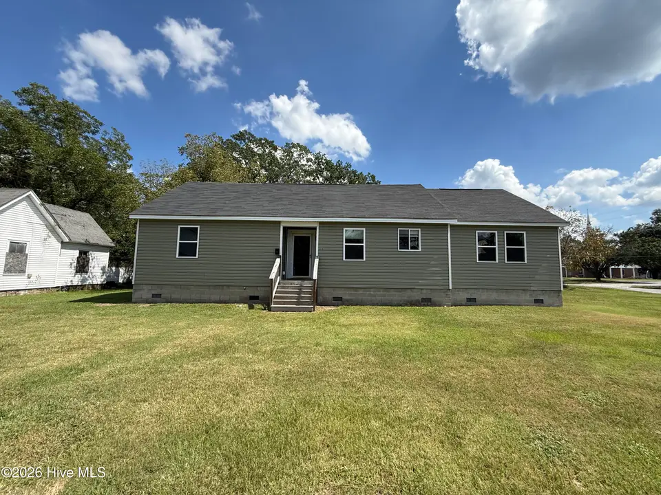 800 E Gordon Street, Kinston, NC 28501 – photo 1 of 11: Photo Sep 14 2026, 1 07 34 PM
