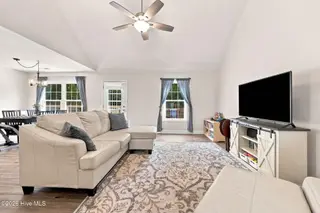 128 Danielle Drive, Elizabeth City, NC 27909 – photo 4: Living Room