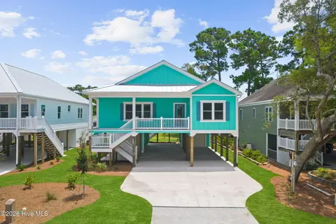 108 NE 41st Street, Oak Island