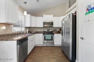 3609 Delesa Court, New Bern, NC 28560 — 3-bedroom home in Pinecrest Estates, New Bern, NC, photo 18 of 29: 17-3609 Delesa Ct-17