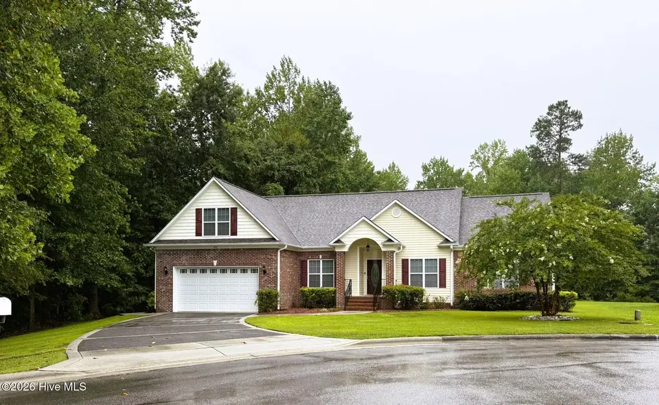 103 Castelnau Court, Jacksonville, NC 28540 — 5-bedroom home in Williamsburg Plantation, Jacksonville, NC, photo 1 of 52: Front View