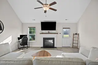 640 Aria Lane, Hubert, NC 28539 – photo 21: 21_living room