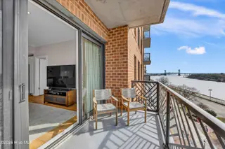 240 N Water Street 651, Wilmington, NC 28401 – photo 2: Balcony