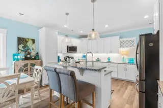 205 NE 59th Street, Oak Island, NC 28465 – photo 18: 18-web-or-mls-Cammediallc.com (45 of 68)