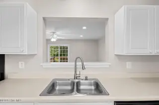 4240 Williamsbrook Lane B, Greenville, NC 27858 – photo 8: kitchen sink