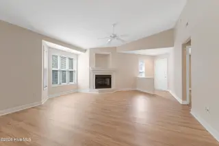 424 Commerce Avenue D, Morehead City, NC 28557 – photo 5: Living room