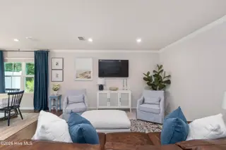 1301 Raven Way, Elizabeth City, NC 27909 – photo 6: Living area