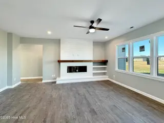307 Spinnaker Street, Elizabeth City, NC 27909 – photo 5: Living Room