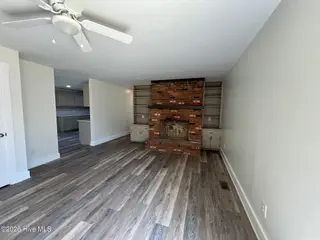 410 Loma Linda Drive, Cape Carteret, NC 28584 – photo 11: Living room