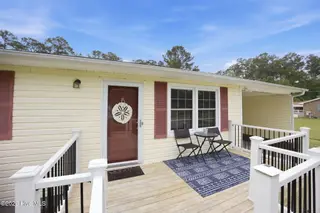 409 Bradford Drive, New Bern, NC 28560 – photo 2: New Front Porch