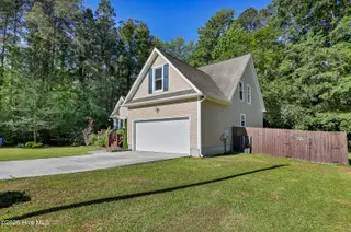 917 Mandarin Trail, Jacksonville, NC 28540 — 3-bedroom home in South Creek, Jacksonville, NC, photo 2 of 51