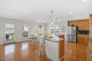 910 Canal Drive Unit B, Carolina Beach, NC 28428 — 4-bedroom condo, Carolina Beach, NC, photo 5 of 55: images-5