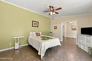 103 Shop Branch Lane, Hampstead, NC 28443 — 3-bedroom manufactured home in Bay Harbor, Hampstead, NC, photo 19 of 43: 103_shop_branch_ln_016